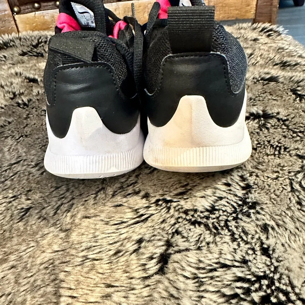 Nike Renew Rival Black and Pink Sneakers, size 6